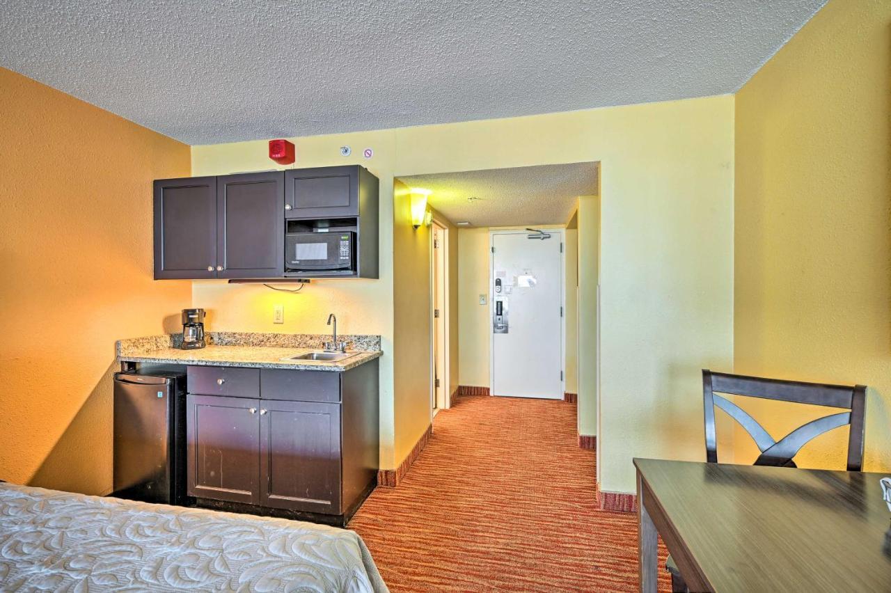Convenient Myrtle Beach Studio With Balcony! Екстериор снимка